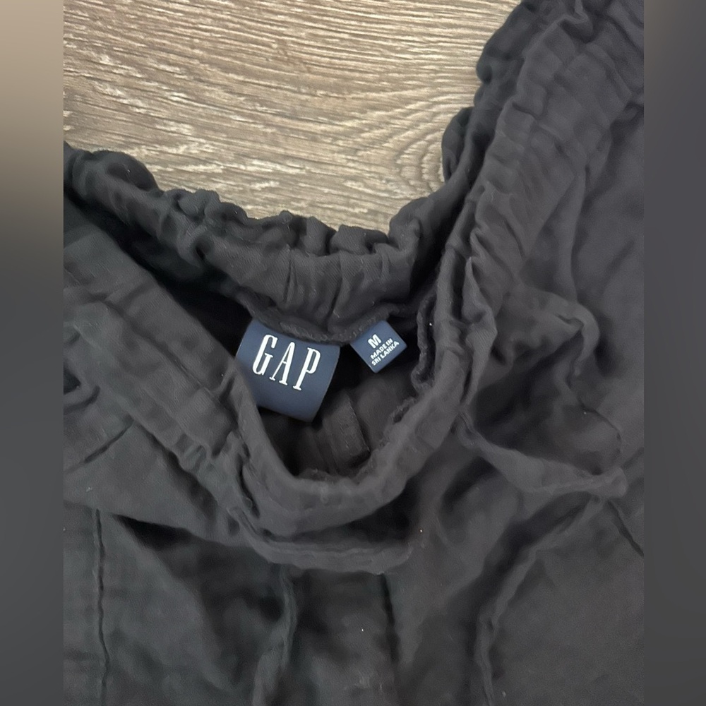 GAP Medium Gauze Crinkle Drawstring Shorts with Pockets Black - Picture 2 of 3